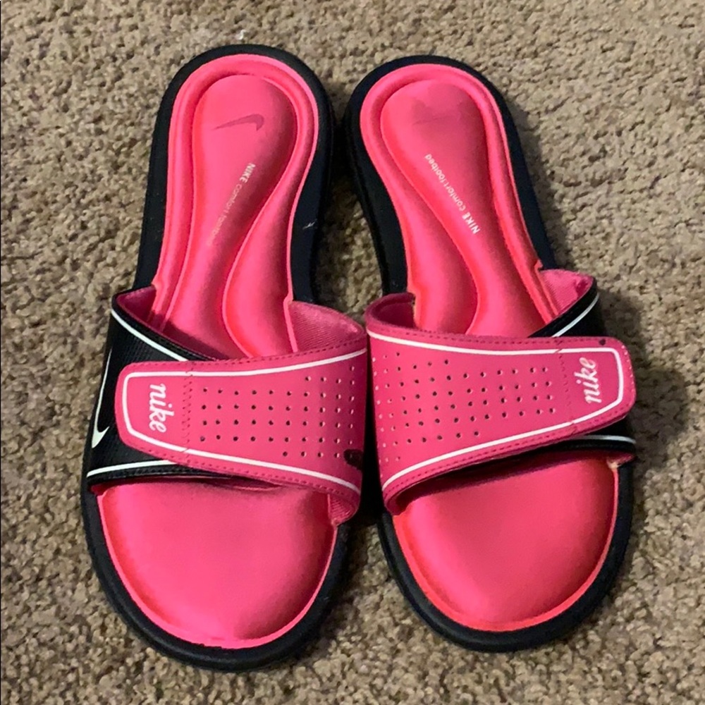 Nike slides